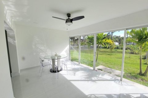 Casa en venta en Loxahatchee Groves, Florida, 4 dormitorios, 159.7 m2 № 978422 - foto 14