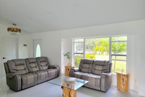 Casa en venta en Loxahatchee Groves, Florida, 4 dormitorios, 159.7 m2 № 978422 - foto 19