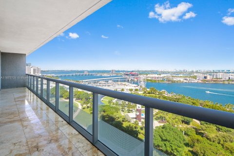 Condominio en venta en Miami, Florida, 2 dormitorios, 122.82 m2 № 1395900 - foto 19