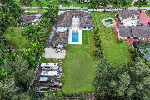 Villa ou maison à vendre à Miami, Floride: 6 chambres, 490.71 m2 № 1388192 - photo 6