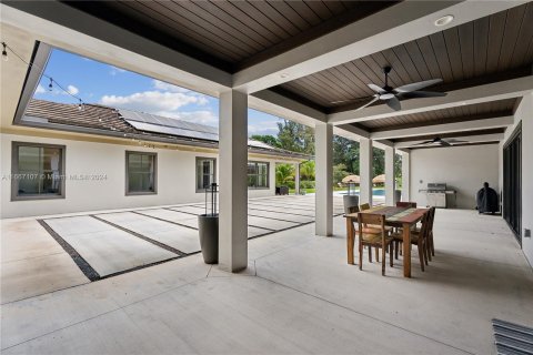 Villa ou maison à vendre à Miami, Floride: 6 chambres, 490.71 m2 № 1388192 - photo 29