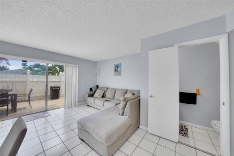 Touwnhouse à vendre à Pompano Beach, Floride: 2 chambres, 97.92 m2 № 1161777 - photo 17