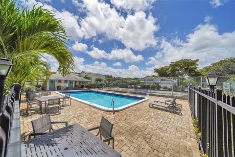 Touwnhouse à vendre à Pompano Beach, Floride: 2 chambres, 97.92 m2 № 1161777 - photo 4