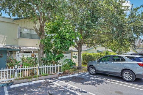 Townhouse in Pompano Beach, Florida 2 bedrooms, 97.92 sq.m. № 1161777 - photo 24