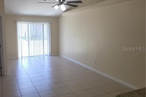 Immobilier commercial à vendre à Cape Coral, Floride: 224.45 m2 № 1107900 - photo 4