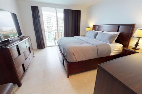 Condo in Sunny Isles Beach, Florida, 3 bedrooms  № 554056 - photo 16