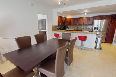 Condo in Sunny Isles Beach, Florida, 3 bedrooms  № 554056 - photo 6