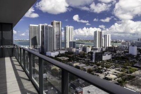 Copropriété à vendre à Miami, Floride: 2 chambres, 77.57 m2 № 762180 - photo 1