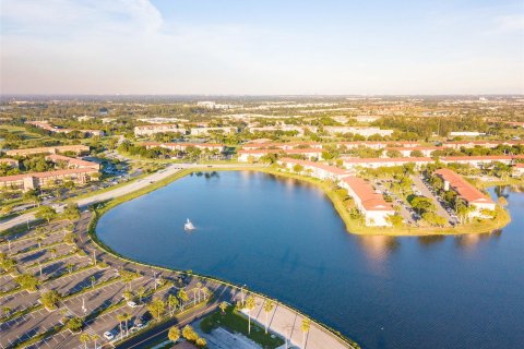 Condo in Hollywood, Florida, 2 bedrooms  № 1182179 - photo 2