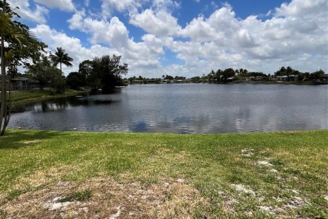 Adosado en venta en Hollywood, Florida, 2 dormitorios, 75.81 m2 № 1172310 - foto 8