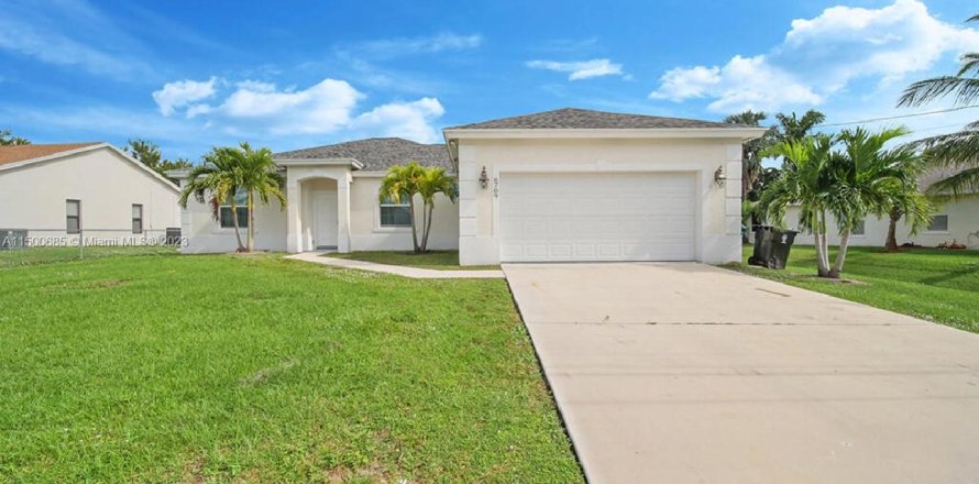House in Port St. Lucie, Florida 4 bedrooms, 184.78 sq.m. № 887841