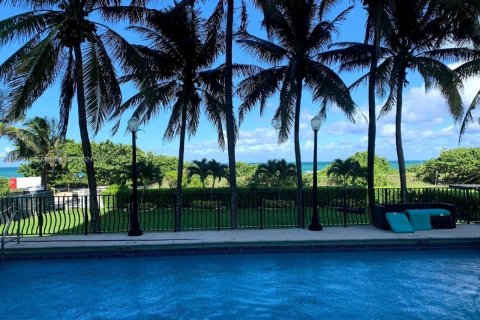 Copropriété à louer à Surfside, Floride: 1 chambre, 79.9 m2 № 1351885 - photo 16