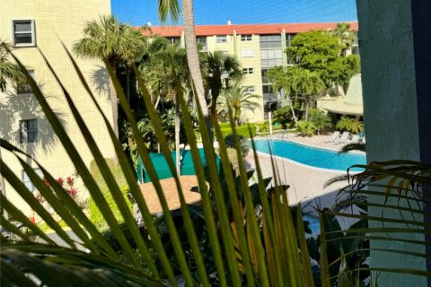 Condo in Fort Lauderdale, Florida, 2 bedrooms  № 1011671 - photo 3