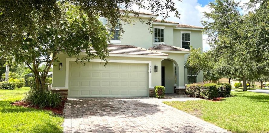 House in Kissimmee, Florida 6 bedrooms, 266.63 sq.m. № 1303110