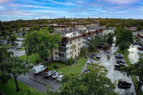 Condo in Lauderhill, Florida, 2 bedrooms  № 1306075 - photo 21