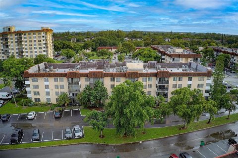 Condo in Lauderhill, Florida, 2 bedrooms  № 1306075 - photo 24