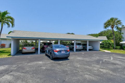 Copropriété à vendre à Palm Beach Gardens, Floride: 2 chambres, 111.48 m2 № 1172134 - photo 1