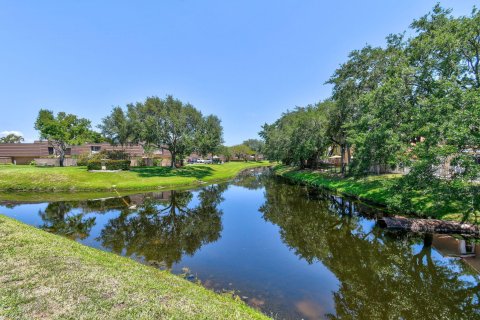 Condo in Palm Beach Gardens, Florida, 2 bedrooms  № 1172134 - photo 7