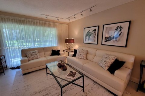 Condominio en venta en Lauderhill, Florida, 2 dormitorios, 83.98 m2 № 1188218 - foto 7