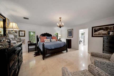 House in Miami, Florida 4 bedrooms, 263.56 sq.m. № 1372596 - photo 25