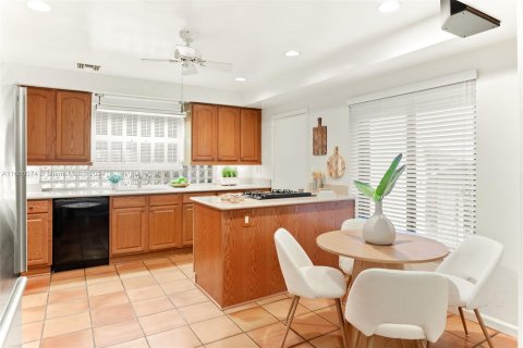 Casa en venta en Biscayne Park, Florida, 4 dormitorios, 250.84 m2 № 1372597 - foto 7