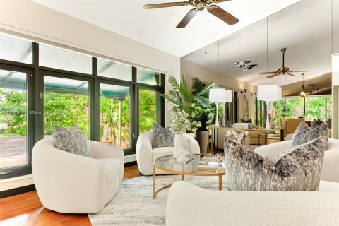 Casa en venta en Biscayne Park, Florida, 4 dormitorios, 250.84 m2 № 1372597 - foto 12