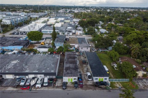 Immobilier commercial à vendre à Oakland Park, Floride № 1372598 - photo 1