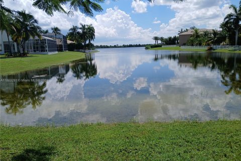 House in Miramar, Florida 5 bedrooms, 271 sq.m. № 1372595 - photo 22