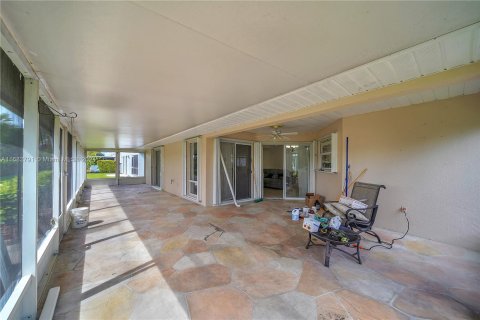 House in Homestead, Florida 3 bedrooms, 143.81 sq.m. № 1417173 - photo 15