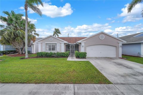 House in Homestead, Florida 3 bedrooms, 143.81 sq.m. № 1417173 - photo 1