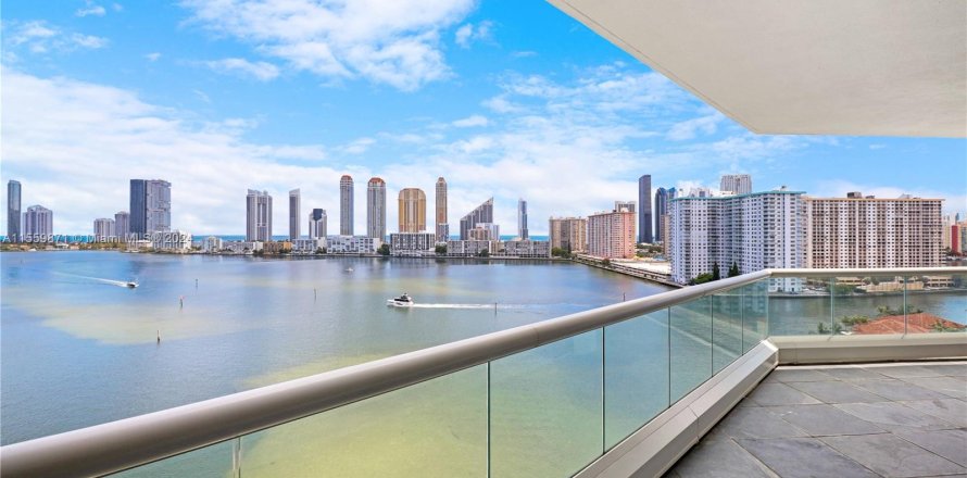 Condo in Aventura, Florida, 3 bedrooms  № 1135199