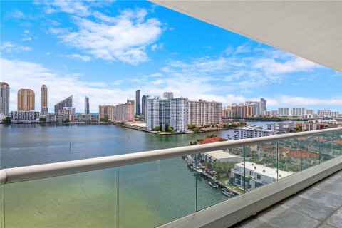 Condo in Aventura, Florida, 3 bedrooms  № 1135199 - photo 23