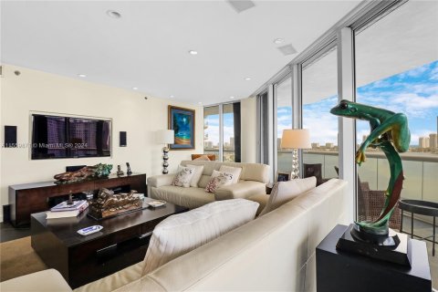 Condo in Aventura, Florida, 3 bedrooms  № 1135199 - photo 22