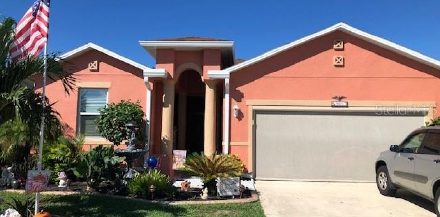 House in Punta Gorda, Florida 3 bedrooms, 178.37 sq.m. № 1416292