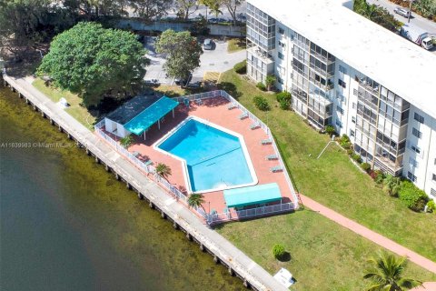 Copropriété à vendre à Aventura, Floride: 1 chambre, 72.19 m2 № 1329607 - photo 29