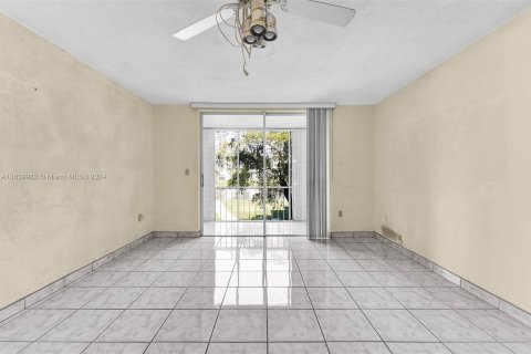 Copropriété à vendre à Aventura, Floride: 1 chambre, 72.19 m2 № 1329607 - photo 17