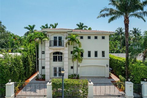 Casa en venta en Miami Beach, Florida, 7 dormitorios, 620.31 m2 № 1329608 - foto 2