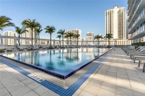 Copropriété à vendre à Miami, Floride: 2 chambres, 102.94 m2 № 1272157 - photo 21