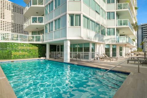 Condo in Miami Beach, Florida, 2 bedrooms  № 1381924 - photo 26