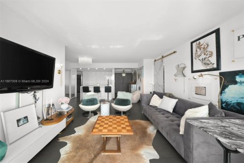 Condo in Miami Beach, Florida, 2 bedrooms  № 1381924 - photo 5