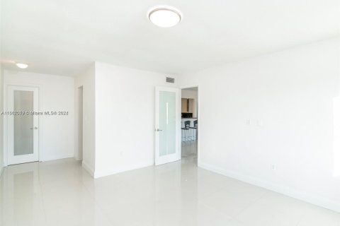 Condominio en venta en Miami Beach, Florida, 1 dormitorio, 73.58 m2 № 1381719 - foto 24