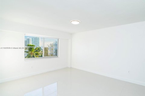 Condominio en venta en Miami Beach, Florida, 1 dormitorio, 73.58 m2 № 1381719 - foto 23