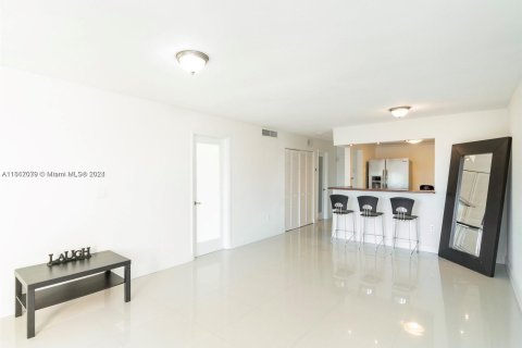 Condominio en venta en Miami Beach, Florida, 1 dormitorio, 73.58 m2 № 1381719 - foto 12