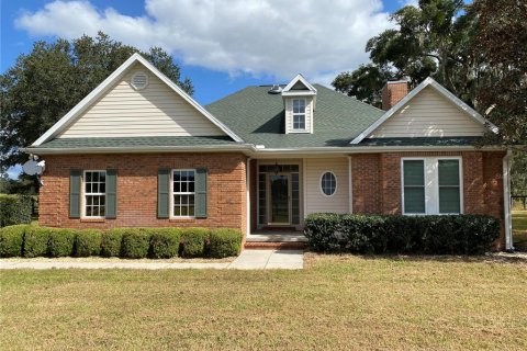 Villa ou maison à louer à Ocala, Floride: 3 chambres, 179.95 m2 № 1386455 - photo 1