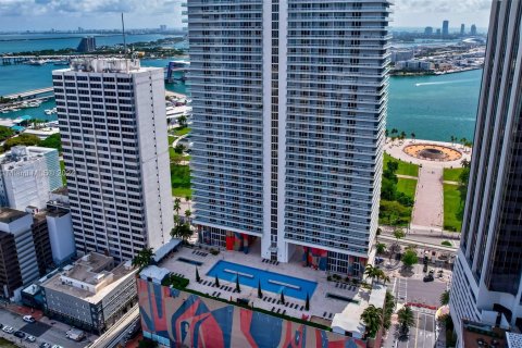 Condominio en venta en Miami, Florida, 3 dormitorios, 166.2 m2 № 1321166 - foto 13