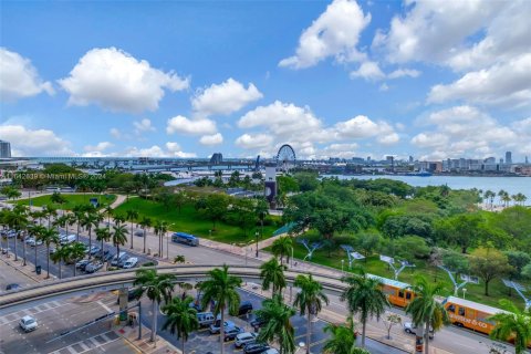 Condo in Miami, Florida, 3 bedrooms  № 1321166 - photo 21