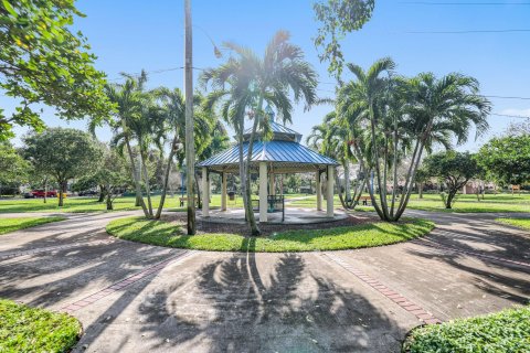 Touwnhouse à vendre à West Palm Beach, Floride: 2 chambres, 144.37 m2 № 948981 - photo 6