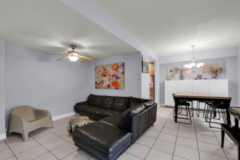 Touwnhouse à vendre à West Palm Beach, Floride: 2 chambres, 144.37 m2 № 948981 - photo 28