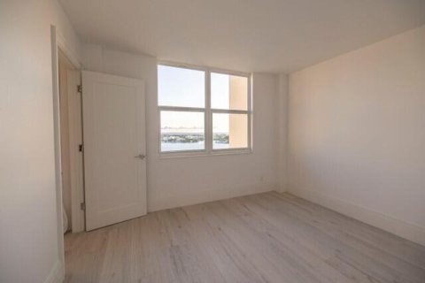 Condominio en venta en West Palm Beach, Florida, 2 dormitorios, 100.89 m2 № 786348 - foto 9