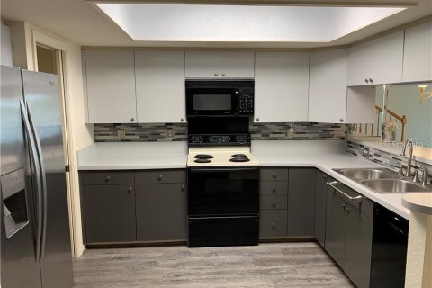 Купить таунхаус в Семинол, Флорида 4 комнаты, 206.99м2, № 1090517 - фото 4